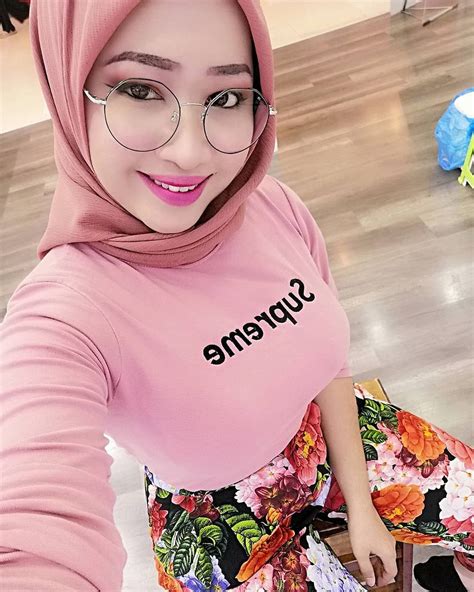 Cewek Berhijab Cantik Selfie Di Tempat Wisata Hijabers Cantik Wanita Busana Islami Wanita