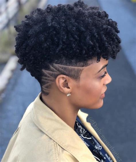 Natural Twist Out Hairstyle With Shaved Sides Naturalhairstyles Shaved Side Hairstyles Short