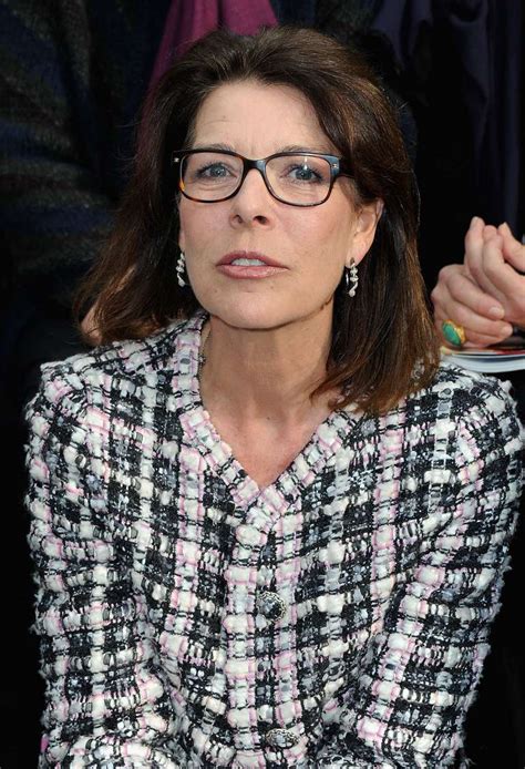 Choosing Eyeglass Frames for Older Women