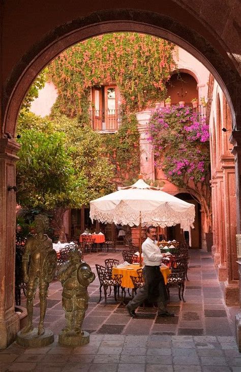 San miguel de allende is a small colonial city in the state of guanajuato in the bajio mountains of central mexico, about 270 km (170 mi) northwest of mexico city. Pin by betty Hopkins on I love... | Mexican courtyard ...