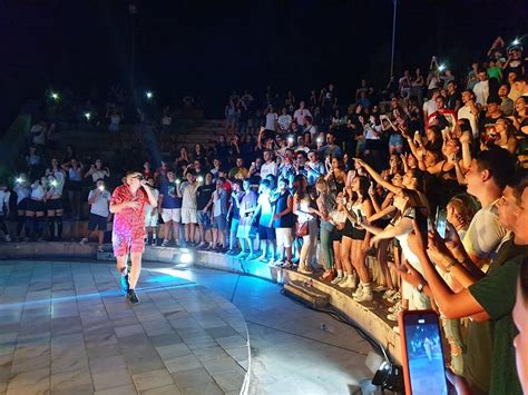 Check spelling or type a new query. Καστοριά: Ο Mad Clip στο Prague Summer Festival στο Θέατρο ...