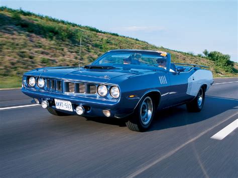 The powerful chrysler hemi is a legendary race and street motor that was fitted into the sleek plymouth barracuda to yield the potent hemi 'cuda. CACARS: 1971 Plymouth Hemi Cuda The Legendary Muscle Cars