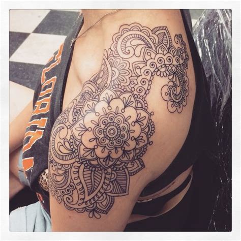 21 Best Shoulder Henna Tattoos For Women Images On