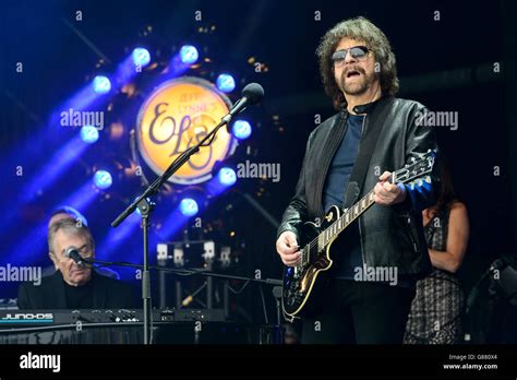 Jeff Lynne Elo Hi Res Stock Photography And Images Alamy