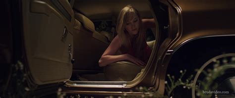 Maika Monroe Nue Dans It Follows