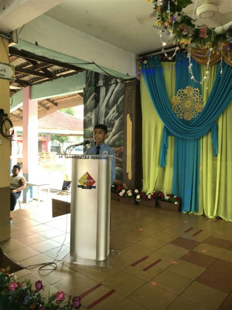 Koleksi kumpulan contoh teks ucapan ketua pengawas sempena hari guru 2019 terbaru yang bisa jadi referensi anda, dengan adanya ucapan hari raya bagi melihat hebahan pada bulan lain sila klik pada nama contoh karangan ucapan murid sempena hari guru. Sekolah Kebangsaan Taman Putra Perdana: Sambutan Hari Guru ...
