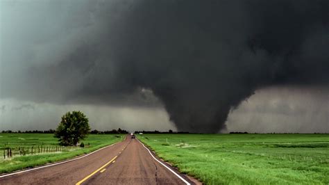 Insane Ef4 Kansas Tornado Raw Footage New Upgraded Hd Version Youtube
