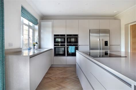 Colours To Match Black And White Kitchen - Monochrome Kitchen Ideas