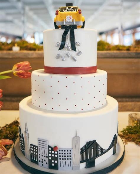 The Hudson Cakery Hudsoncakery Newyorkcake Weddingcakes City