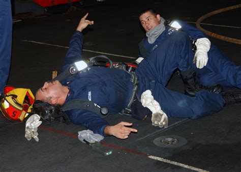 Onboard The Us Navy Usn Amphibious Assault Ship Uss Tarawa Lha 1 Usn Boatswains Mate