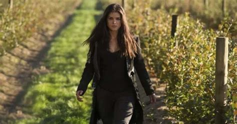 The 100 Star Marie Avgeropoulos On The Octavia Diyoza Team Up In Season 6 And Wanting To Rock