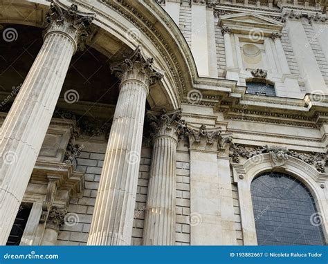 English Baroque Architecture Style Details Of St Paul S Cathedral In