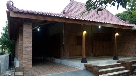 Rumah badui merupakan rumah adat tradisional dari provinsi banten. Rumah limasan besar di Jl Jogja - Solo | RUMAH LIMASAN DAN ...
