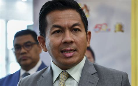 Ramai yang terkejut dengan keputusan perdana menteri malaysia ke 8 yang telah memilih golongan korporat untuk menyertai barisan kabinet yang terbaru ini. Saya ada di Dewan Rakyat, kata timbalan menteri kewangan ...