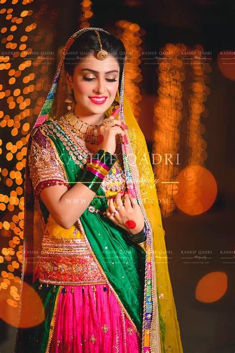 Lol i wish i had a lot of material to do a comparison study on danish taimoor like fahad but unfortunately i don't. Ayeza Khan and Danish Taimoor Mehndi Celebrations ~ Mayoon ...