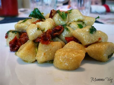 Mamma Veg: Gnocchetti orzo e tofu alle cime di rapa e ...