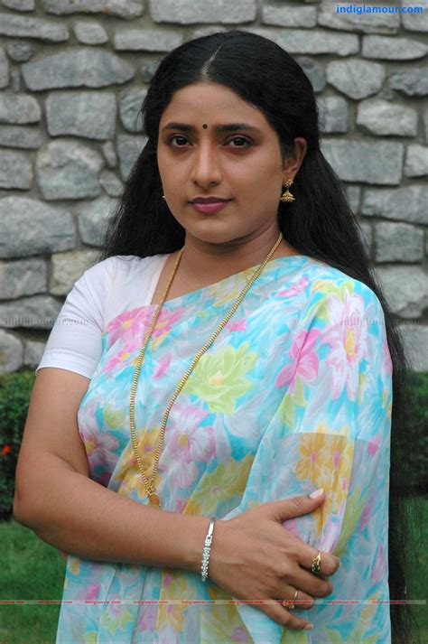 Praveena Actress Hd Photosimagespics And Stills 131796