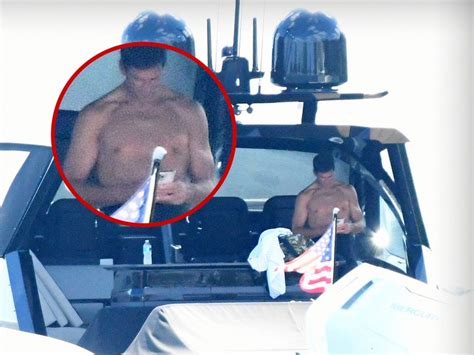 Tom Brady Ditches Shirt Amid Irina Shayk S Topless Vacation With Bradley Cooper