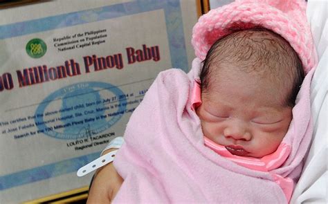 Padahal, sejatinya koperasi itu sama seperti perbankan yakni mengelola dana nasabah. Bayi ni diberi nama Corona, apa maksud Corona tu ...