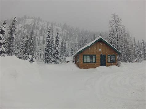 Snowy Cabin In Manning Provincial Park British Columbia Oc 3957x2697