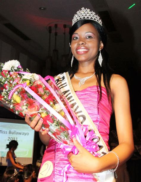 The Voice Of A Seagull 海鸥之声 Bongani Dlakama Was Crowned Miss Zimbabwe 2012