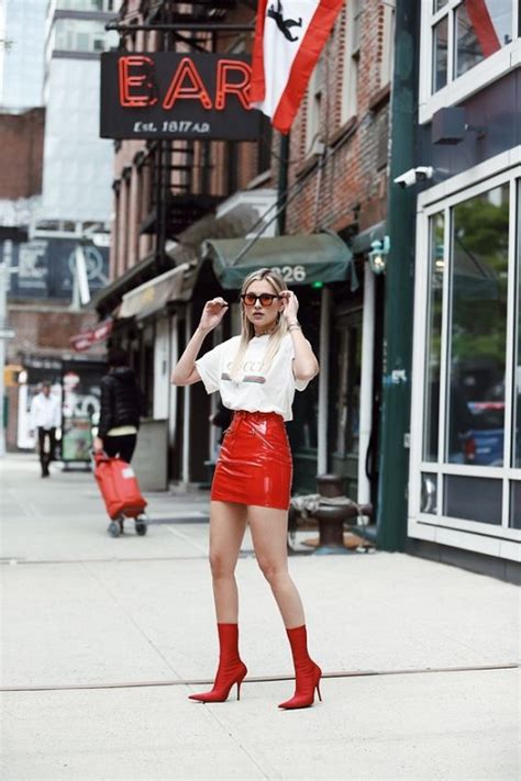 Top 10 Mini Skirt Looks To Look Absolutely Trendy ⋆