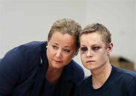 Han har erkjent de faktiske forholdene. Suspect in Norway mosque attack bruised but smiling in ...