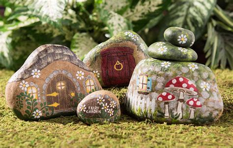 Depending upon the hardness or softness of the rock, the surface will wear down a brush quickly, making expensive brushes a waste. 15 Awesome Painted Rock Projects - Blog - DIY Crafts | Plaid Online