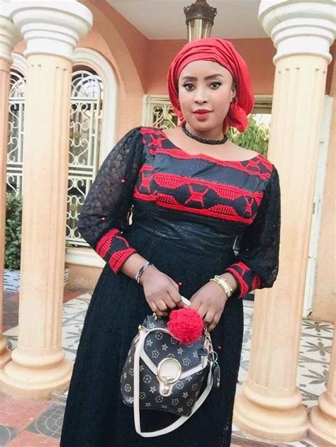 Pin By Odile Diarra On Modèles Du Mali Ankara Dress Styles African