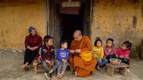 Buông tự ái để hiểu và thương con Phật Giáo Việt Nam