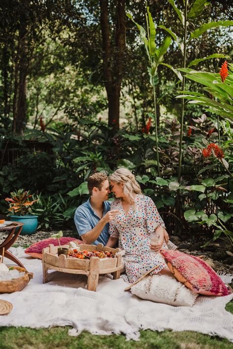 Styling Ideas For Picnic Engagement Shoot Kirsty Nik Picnic