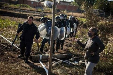 San Martín Policías Desalojan En Cuarentena A Familias Sin Vivienda