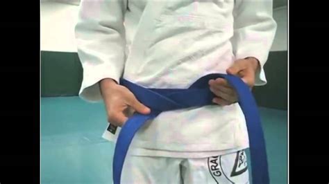 How Not To Tie Your Belt By Rener Gracie Grapplersplanetcom Youtube