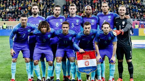 Onze chef voetbal ging te rade bij ingewijden in het belgische en internationale voetbal. Nederland loot Duitsland en Frankrijk in Nations League ...