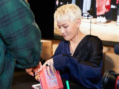 Pada pertengahan tahun atau tepatnya tanggal 12 juni, b.i mengungkapkan melalui akun instagram pribadinya bahwa di resmi keluar dari ikon setelah mencuatnya berita yang dirilis oleh dispatch. Biodata DongHyuk iKON, Profile Lengkap, 1001 Fakta dan ...