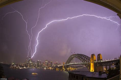 The Spring Storms From Hell Lightning Strikes 20cm Of Snow And Sydney