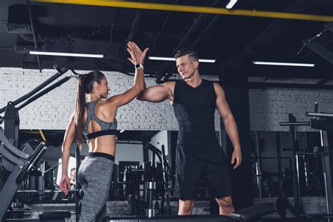 Gym Couples 6 Reasons Why It Pays To Work Out With Your Partner