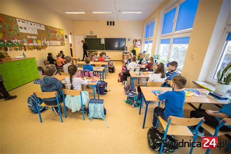 Korzystanie z serwisu oznacza akcpetację regulaminu © 2021 ringier axel springer polska sp. Powrot Do Szkoly 2021 / Kiedy Powrot Do Szkol Klas 4 8 ...