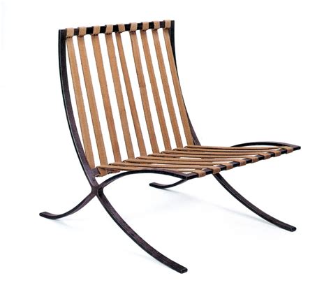 Mies van der rohe took inspiration for iconic barcelona chair from both an egyptian folding chair and a roman folding stool. Sillón Barcelona, 1929. Mies van der Rohe / Lilly Reich ...