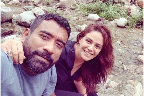 Mona Singh Looks Picture Perfect With Husband Shyam Rajagopalan News18
