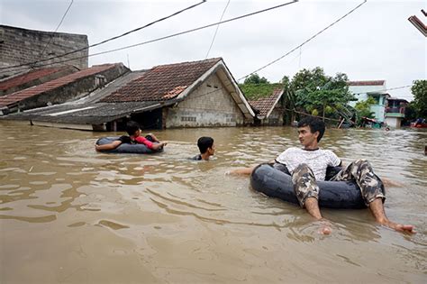 Flood In Tangerang 포토뉴스 교민과 함께하는 신문