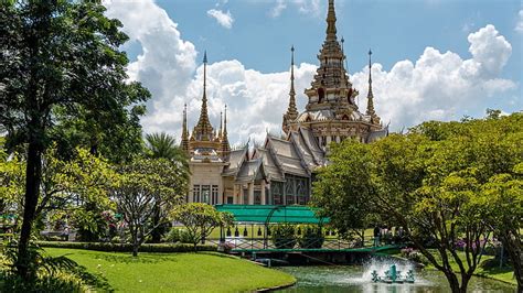 Mahawiharn Temple Landmark Tourist Attraction Tree Sky Thailand