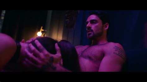 365 Jours Pipe Mainstream Cum Bouche Scènes De Sexe De Célébrités Film Régulier Italien Scène