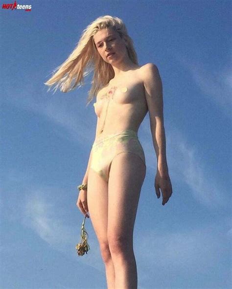 Hunter Schafer Sexy Topless Nude Photo Shows Her Hotteensnudes