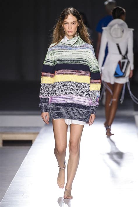 #runway #fashion #2019 | Knitwear fashion, Knit fashion ...