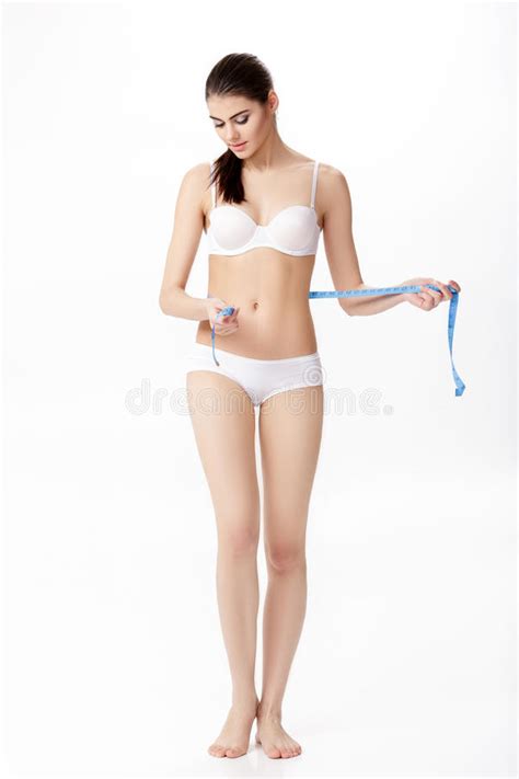 jonge vrouw met mooi slank perfect lichaam stock afbeelding image of kromme zorg 27775715