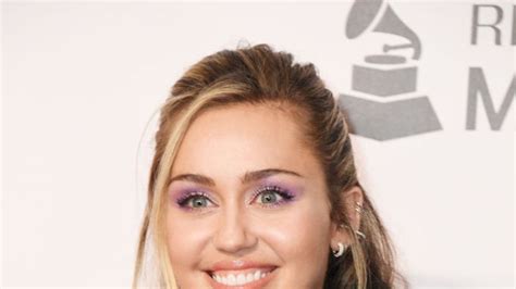 i can t be grabbed miley cyrus speaks out after fan tries to kiss her ents and arts news