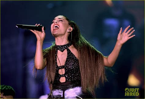 Full Sized Photo Of Ariana Grande Performing 04 Photo 4537577 Just