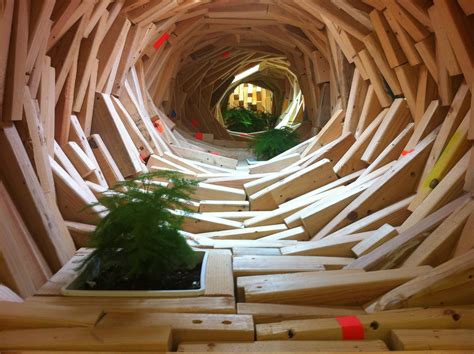 Spontaneous Architecture tunnel by Phoebe Washburn | Installation