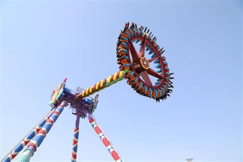 Thrilling Amusement Big Pendulum Free Stock Photo - Public Domain Pictures